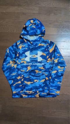 UNDER ARMOUR 迷彩パーカーのサムネイル
