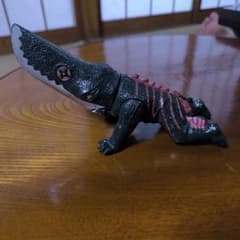 『ガメラ対大悪獣ギロン』に登場する怪獣ギロンのサムネイル