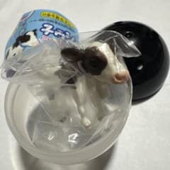 【ホワイト】子ウシ アピるチャームのサムネイル