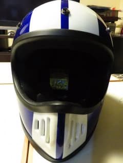 ダムトラックス  ヘルメットのサムネイル