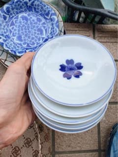 青い花模様の陶磁器皿5枚セットのサムネイル