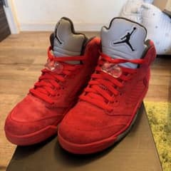 Air Jordan 5 レッドスニーカーのサムネイル