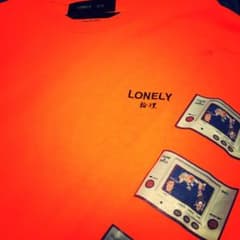 lonely 論理 ロングTシャツ オレンジ ゲームボーイのサムネイル
