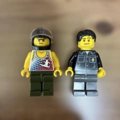 LEGO ミニフィグ 2体セット フェラーリロゴ入りのサムネイル