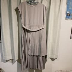 merlot plus アシンメトリー ティアードプリーツワンピースのサムネイル
