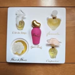 【NINA RICCI】 ミニ香水ボトル５点セット　 ⚠️1点欠品があります。 NINA RICCI ミニ香水 5種セット - メルカリ