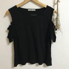 crisp ❤︎ オフショル トップスのサムネイル