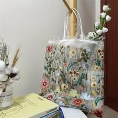 ✨新品未使用✨　フラワーエンブロイダリー チュール トートバッグ　新品未使用のサムネイル