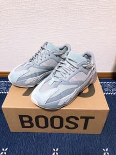 【値下げ】yeezy 700 inertia 26.5cmのサムネイル