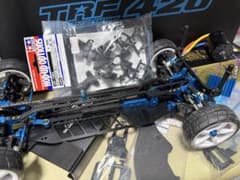 Tamiya TRF420 シャーシキットとパーツのサムネイル