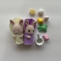 シルバニアファミリー ウサギ人形と小物セットのサムネイル