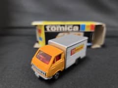 トミカ黒箱38トヨタハイエース日通冷凍車(日本製)輸出モデル 色指定箱