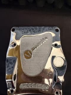 Mosrite 黒雲製作所製モズライト モズレービブラートユニット台座色シルバー Mosrite 黒雲製作所製モズライト モズレービブラートユニット台座色
