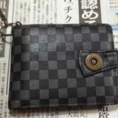 チェーン付き折りたたみ財布のサムネイル