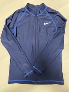NIKEラッシュガード　140のサムネイル