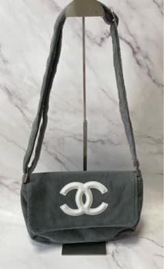 CHANEL ノベルティCCロゴ グレー ショルダーバッグ - メルカリ
