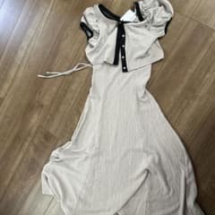 (たっくん様専用)GRL ボレロ付きワンピース ベージュ 新品のサムネイル