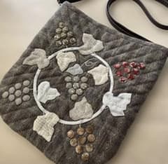 パッチワーク ハンドメイド ポシェット 葡萄アップリケ - メルカリ