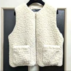 美品❤ZARA　ボアニットベスト　エクリュのサムネイル