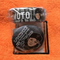 読売ジャイアンツ 坂本勇人 リストバンド 缶バッジ - メルカリ