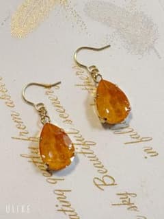 Teardrop-shaped mango ignite Swarovski earrings