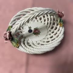 陶器製バスケット　花飾り付きのサムネイル