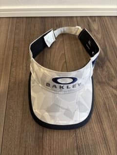 OAKLEY ゴルフ サンバイザー ホワイト 迷彩柄のサムネイル