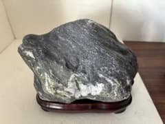 北海道神居古潭石AB 木製台座付き - メルカリ