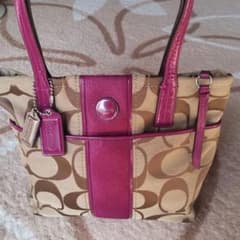 最終お値下げCOACH シグネチャ-柄バックのサムネイル