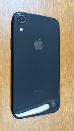 Apple iPhone 10R本体 ブラック64GBバッテリー81%のサムネイル