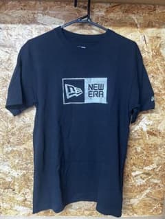 NEW ERA Tシャツ ブラック ロゴプリントのサムネイル