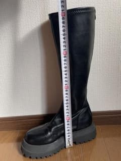 厚底 ブラックロングブーツ 22.5cm かわいい 秋冬コーディネートのサムネイル