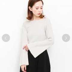さー様専用★美品 KBF フレアスリーブリブプルオーバー オフホワイト 完売のサムネイル