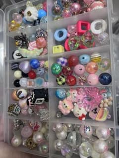 ハンドメイド用 デコパーツ ビーズ まとめ売りのサムネイル