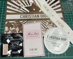 Dior ホリデーギフトボックス　2025 化粧品　香水サンプルのサムネイル