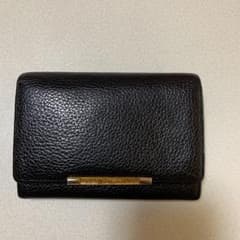 折り財布のサムネイル