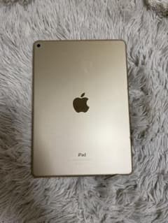 iPad Air 2 Wi-Fiモデル 64GB ゴールド（本体のみ）のサムネイル