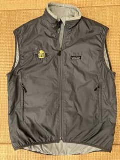 patagonia パフボール　ベスト　企業刺繍のサムネイル