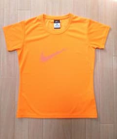 NIKE DRI-FIT ナイキ トップス レディース Sサイズのサムネイル