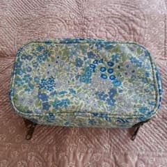 ココ様専用　リバティ花柄ポーチ コンパクト 仕切り付きのサムネイル