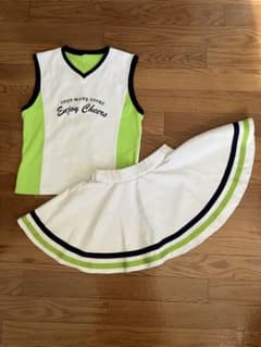 ティップネス　チアダンス ウェア タンクトップ スカート セットのサムネイル