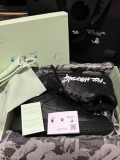 off-white スニーカーのサムネイル