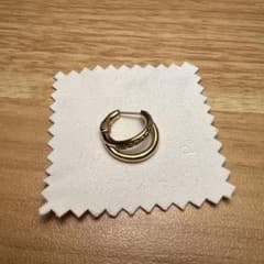 【外箱あり】ete bijoux ビジューハグピアス（片耳のみ）のサムネイル