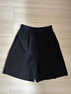 GU 黒 ショートパンツ サラサラ生地 ゆったりのサムネイル