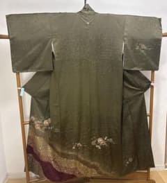 未使用　家紋柄刺繍一つ紋訪問着 着物 深緑×臙脂 市松地紋 流水 正絹　金駒刺繍 未使用 家紋柄刺繍一つ紋訪問着 着物 深緑×臙脂 市松地紋 流水 正絹 金