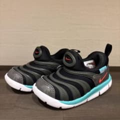 NIKE ダイナモ　スニーカーのサムネイル