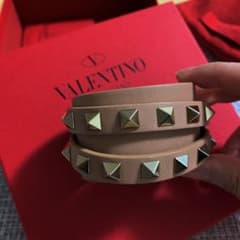 ヴァレンティノ  スタッズブレスレット 人気のサムネイル