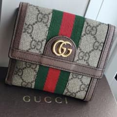美品✨GUCCI 折り財布 シェリーライン マーモント GG PVC ロゴ シマ 美品✨GUCCI 折り財布 シェリーライン マーモント GG PVC ロゴ シマ