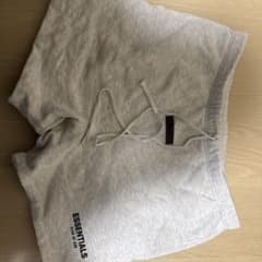 ESSENTIALS FEAR OF GOD スウェットショーツ - メルカリ