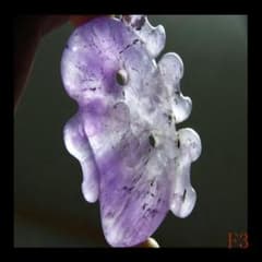 【A4】古墳期　表面風化濃ゆい紫水晶製　6.4CM異状獣形勾玉　縄文時代出土石器 A4】古墳期 表面風化濃ゆい紫水晶製 6.4CM異状獣形勾玉 縄文時代出土